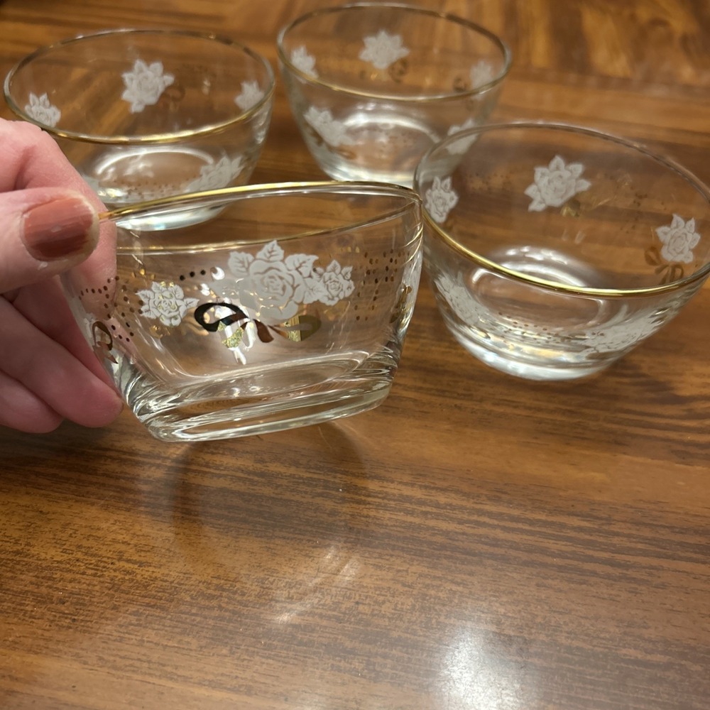 Vintage 1953 Libbey Glass Co‎ Berry Prep Bowls Roses With Gold Trim Set 4
